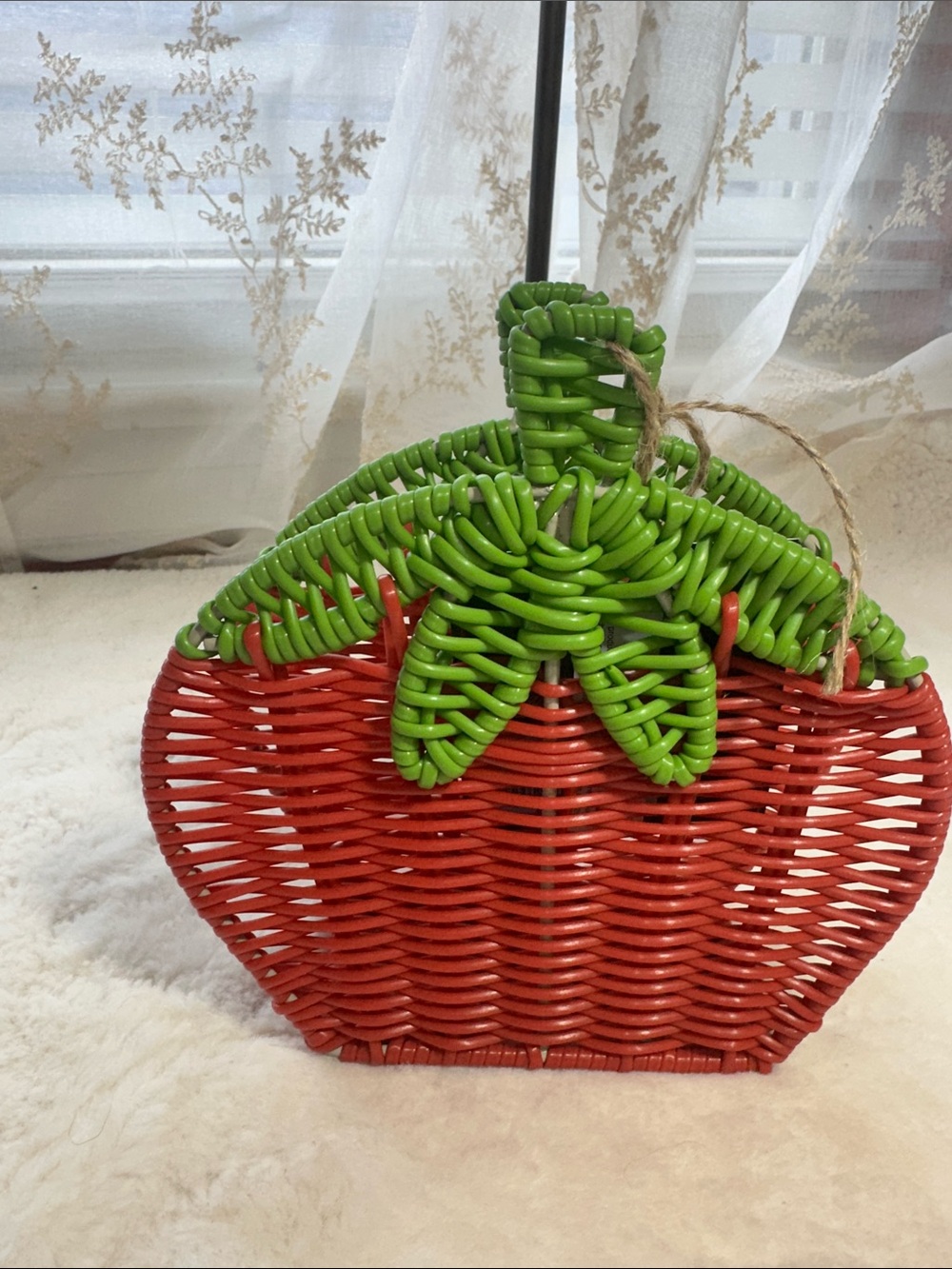 Tomato resin wicker napkin holder